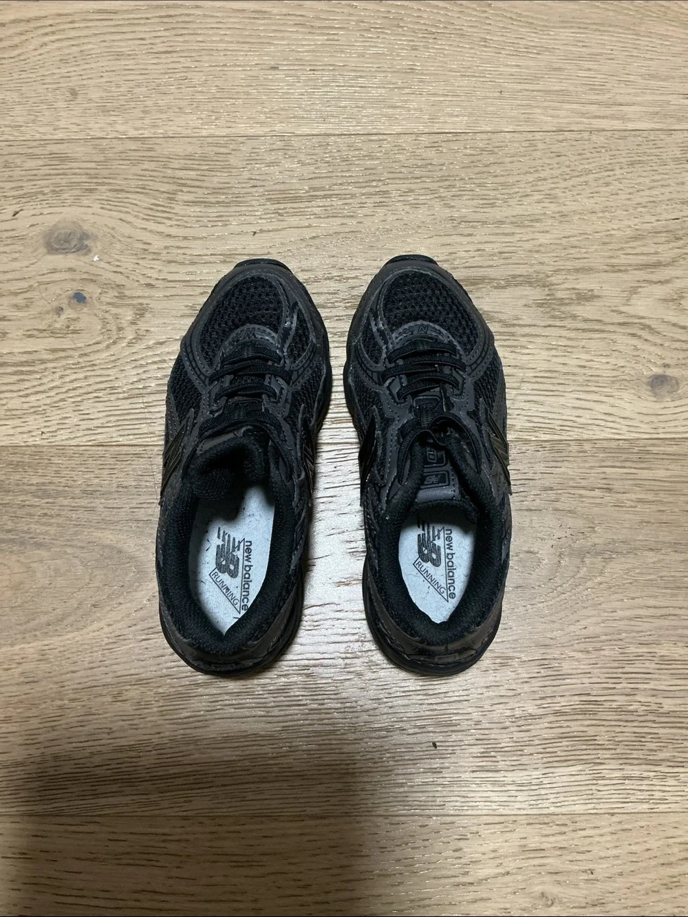 New Balance kids Black Athletic Running Shoes